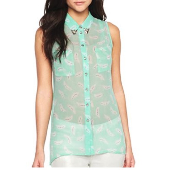 Sleeveless feather print top