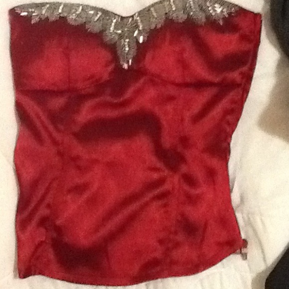 SOLD Red corset top! - Picture 2 of 3
