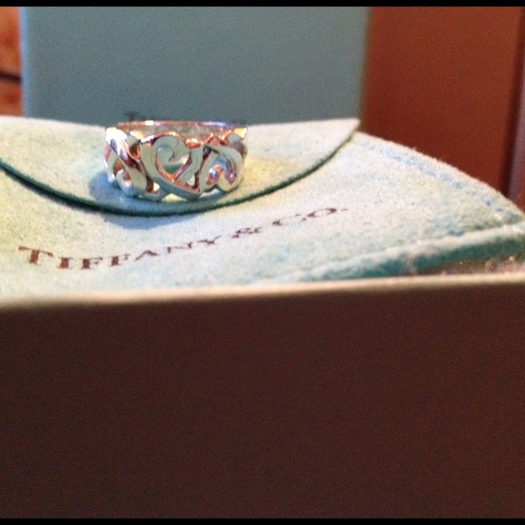 Tiffany & Co. Paloma Picasso Loving Heart Ring (retired) - Picture 2 of 4