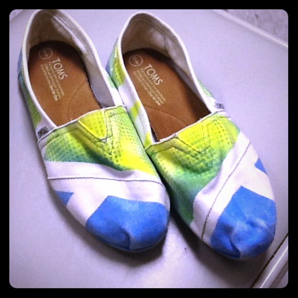 TOMS shoes, size 8.