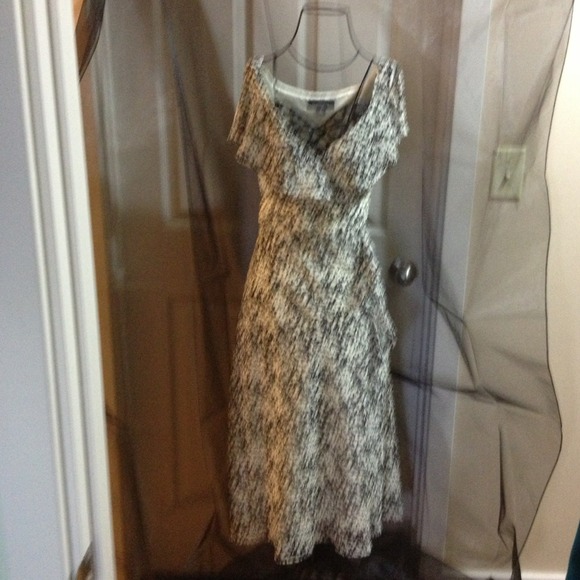 NEW🎶black-creme🎼dress🌷SAVE $80 off list $