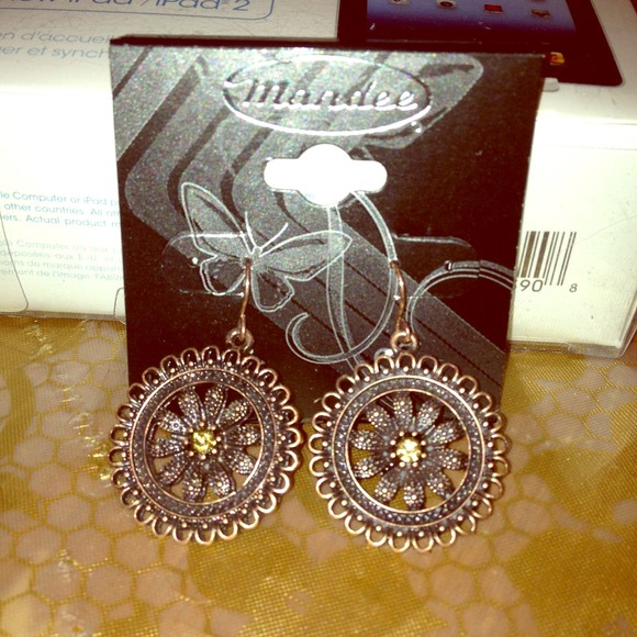 Mandee earrings