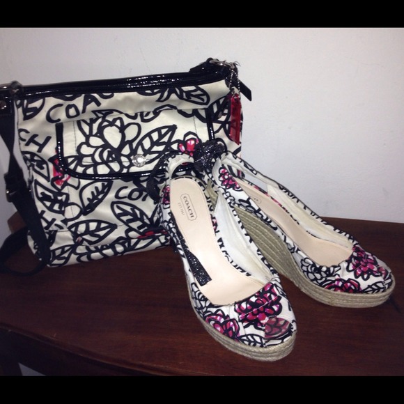 HP "girls weekend" 5/17" new shoes pristine bag!