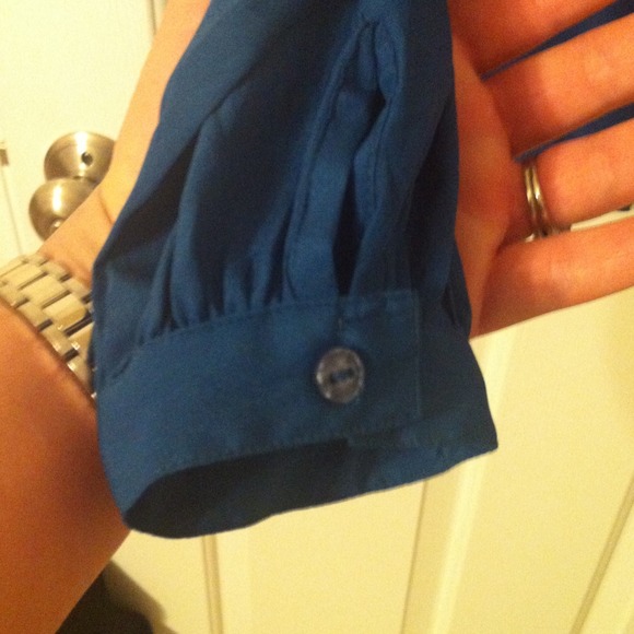 Blouse - Picture 2 of 2