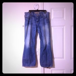 Adorable buckle jeans