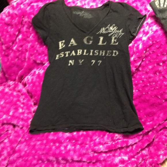 American Eagle t shirt