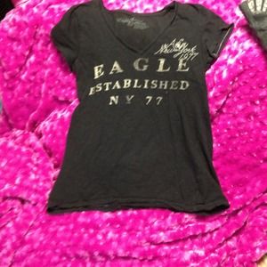 American Eagle t shirt