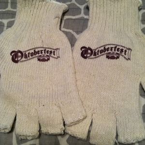 Official Oktoberfest drinking gloves