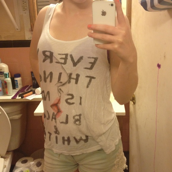 ❌Sold❌White tank top - Picture 4 of 4