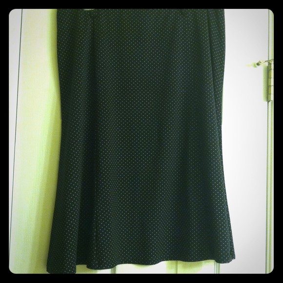 🎈SOLD IN BUNDLE 🎈Navy Blue Polka Dot Skirt!