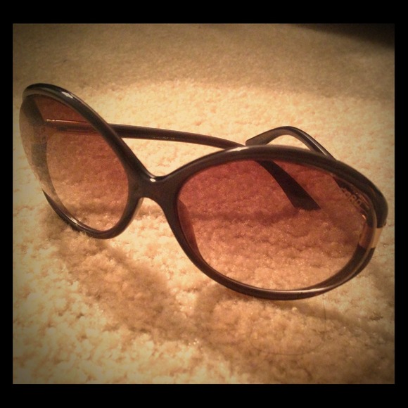 Tom Ford classic and chic sunglasses Not available
