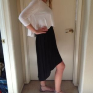🚫SOLD🚫High low black skirt