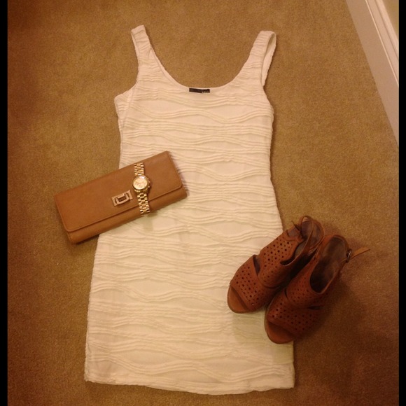 Aqua Dresses & Skirts - White AQUA Bodycon Dress