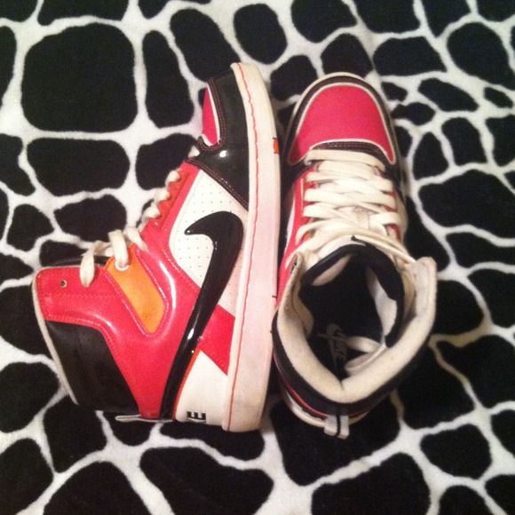Nike High Tops Sz 7 *pink-orange-black*