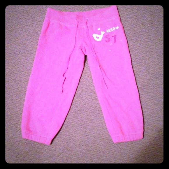 REDUCED Pink cropped Aeropostale sweatpants!
