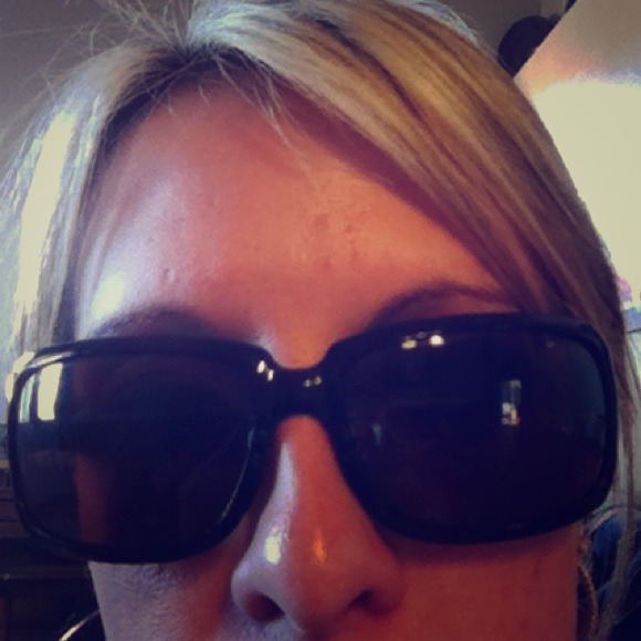SOLD!!! Costa del mar isabela polarized