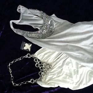 Bundle of 2 tops + wing earrings for Michelle