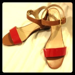 Ellen Tracy ankle strap sandals