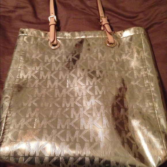 SOLD!!!!Gold MK Michael Kors tote! 💜Authentic💜
