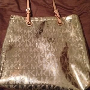 SOLD!!!!Gold MK Michael Kors tote! 💜Authentic💜