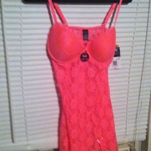 NWT extreme push up chemise