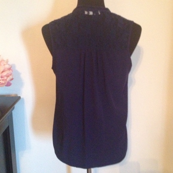 ❌Sold in bundle❌🎀Navy blue dressy top - Picture 2 of 3