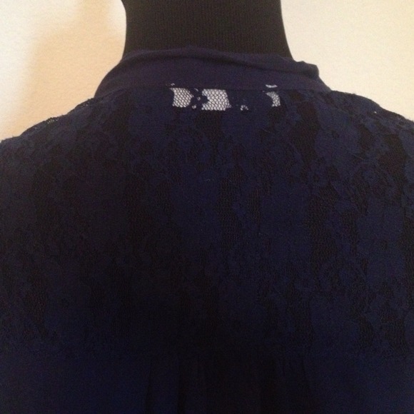 ❌Sold in bundle❌🎀Navy blue dressy top - Picture 3 of 3