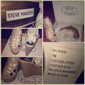 Selling the gorgeous Steve Madden glitter wedges