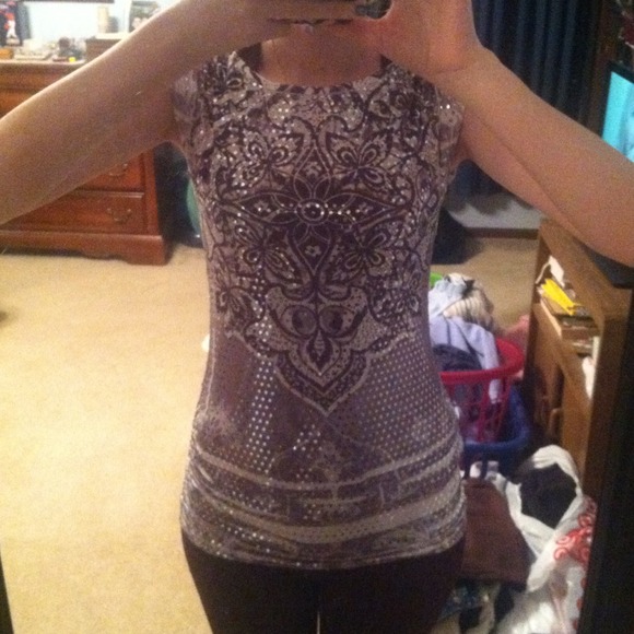 Sequined gray black and white cap sleeve top