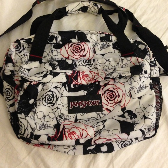 🚫SOLD🚫Skulls & Roses Duffle