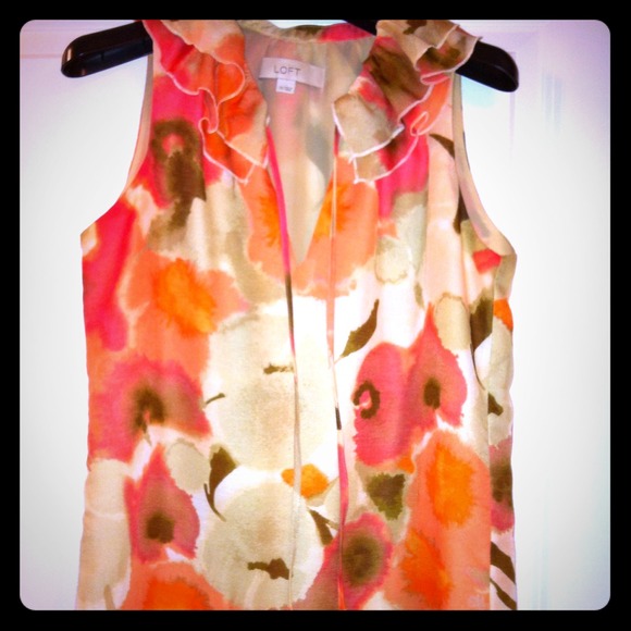 *SOLD IN BUNDLE* Floral ruffle blouse
