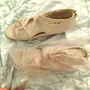 💢SOLD💢Flats
