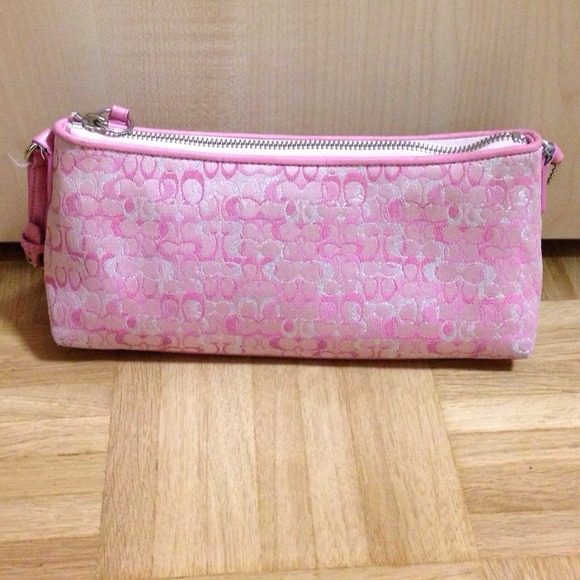 (SOLD) authentic coach signature bag pink
