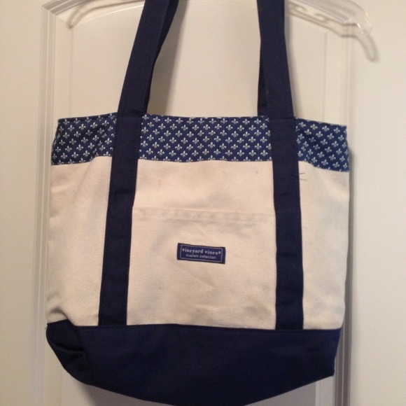 SOLD! Vineyard Vines tote