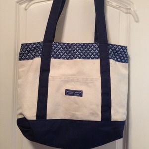 SOLD! Vineyard Vines tote
