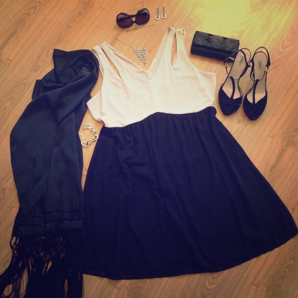 🔥REDUCED🔥 Champagne & Black Cocktail Dress