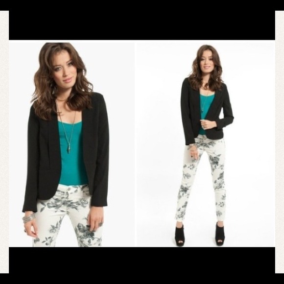 Trendy black blazer - Picture 1 of 1