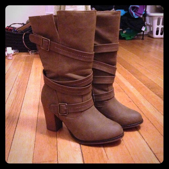 ❌SOLD❌Mid Calf Boots