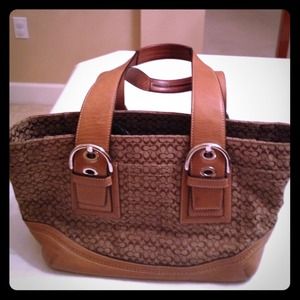 AUTHENTIC COACH HANDBAG