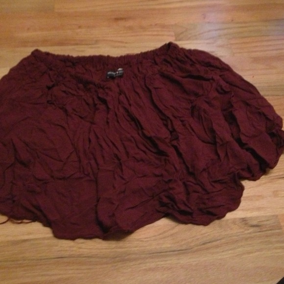 TRADED-Brandy Melville maroon skirt - Picture 1 of 2