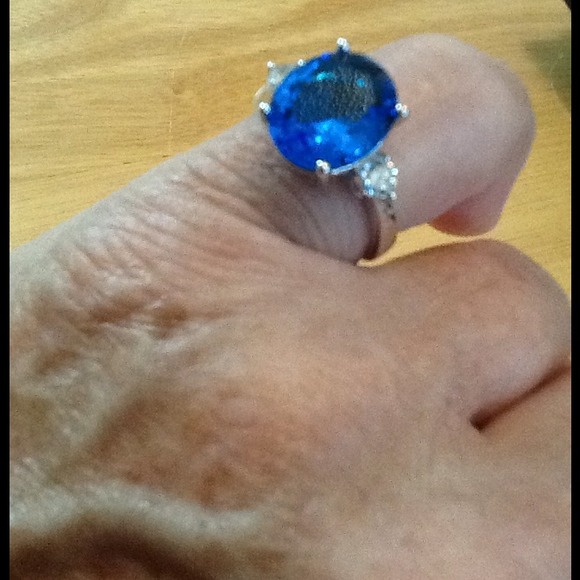 Ring - Picture 1 of 4
