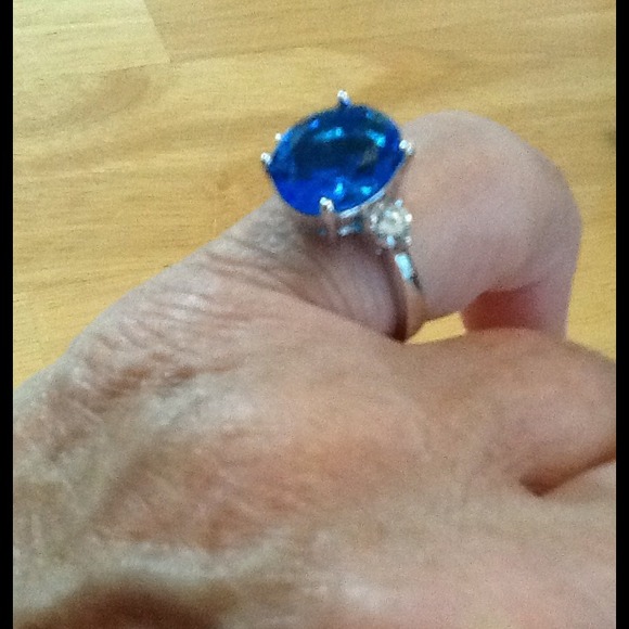 Ring - Picture 2 of 4