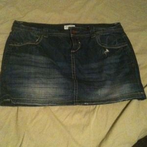 Dark wash size 16 jean skirt from Maurices