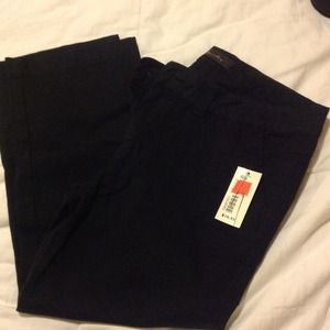 Black capri pants