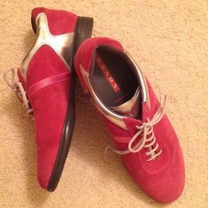 👟"Authentic" PRADA  Sneakers **REDUCED**👟