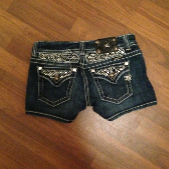 🎁Sold! Miss me shorts 28
