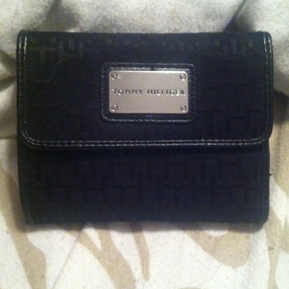Tommy Hilfiger wallet