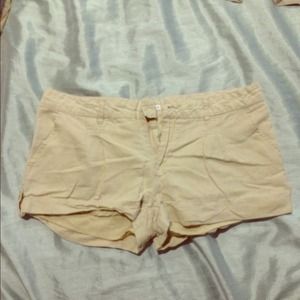 SOLD 💵💵Khaki light weight material shorts