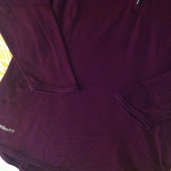 X Bundled X Nike Dry Fit Zip Up Pullover - Picture 3 of 4