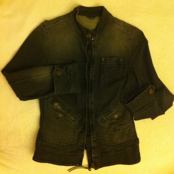 RESERVED FOR HIGHFASH. Sisley Dark Denim Jacket